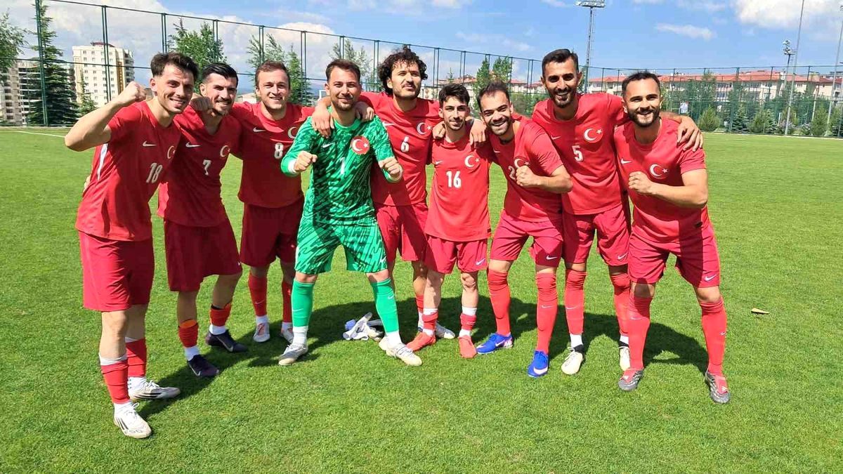 Bursa'da yarı final heyecanı yaşanıyor. En güncel gelişmeler ve detaylar