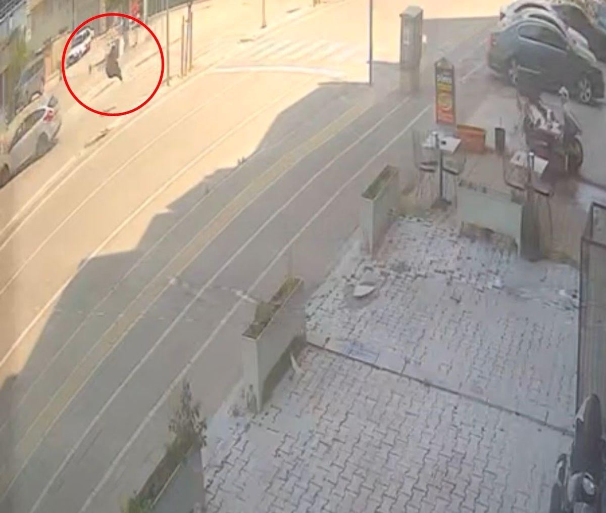 Bursa'da yaya geçidinde meydana gelen kazada, bir kadın yaralandı. Olayla