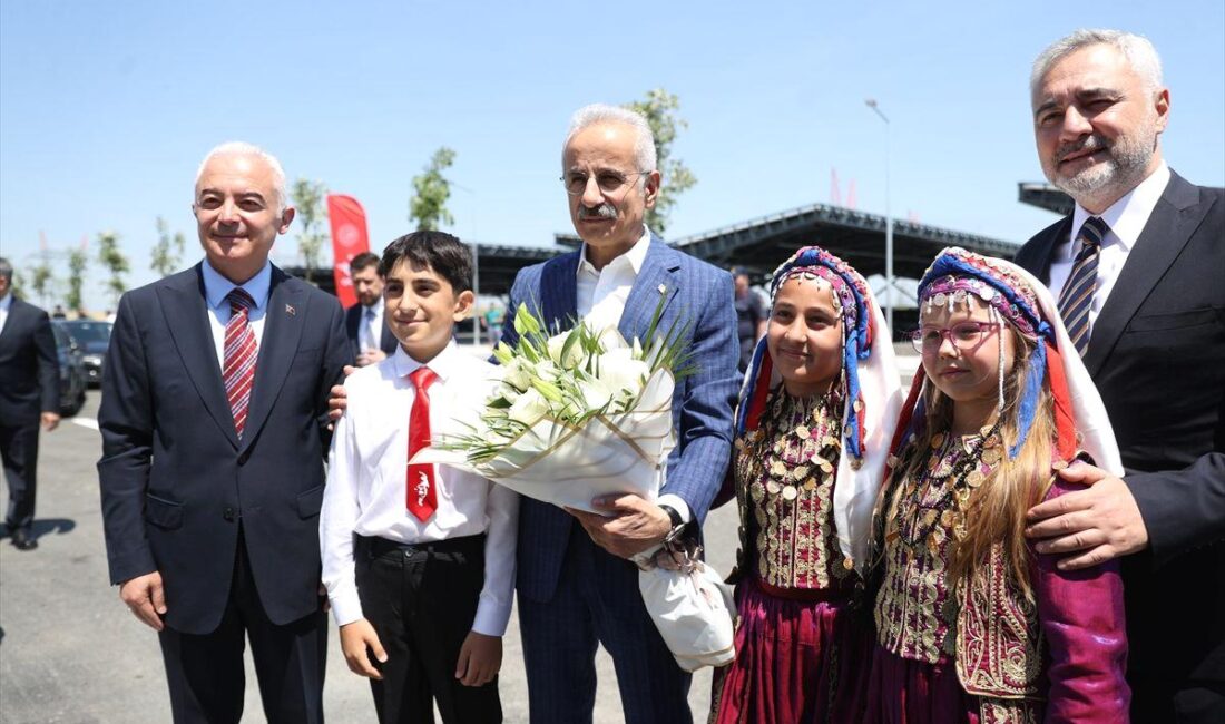 Bursa'da yeni hızlı tren hattı hizmete girdi, ulaşımı kolaylaştırdı ve