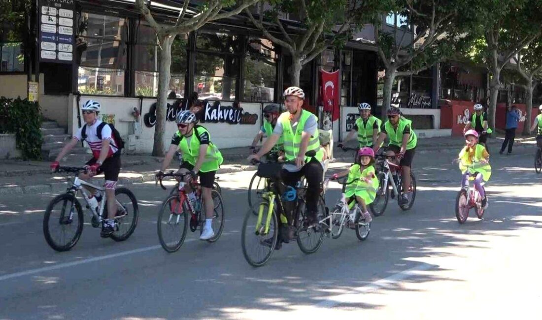 Bursa'da düzenlenen Yeşilay Bisiklet Turu ile sağlıklı yaşam ve çevre