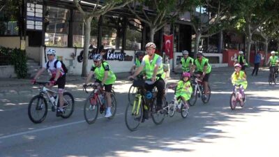 Bursa'da düzenlenen Yeşilay Bisiklet Turu ile sağlıklı yaşam ve çevre