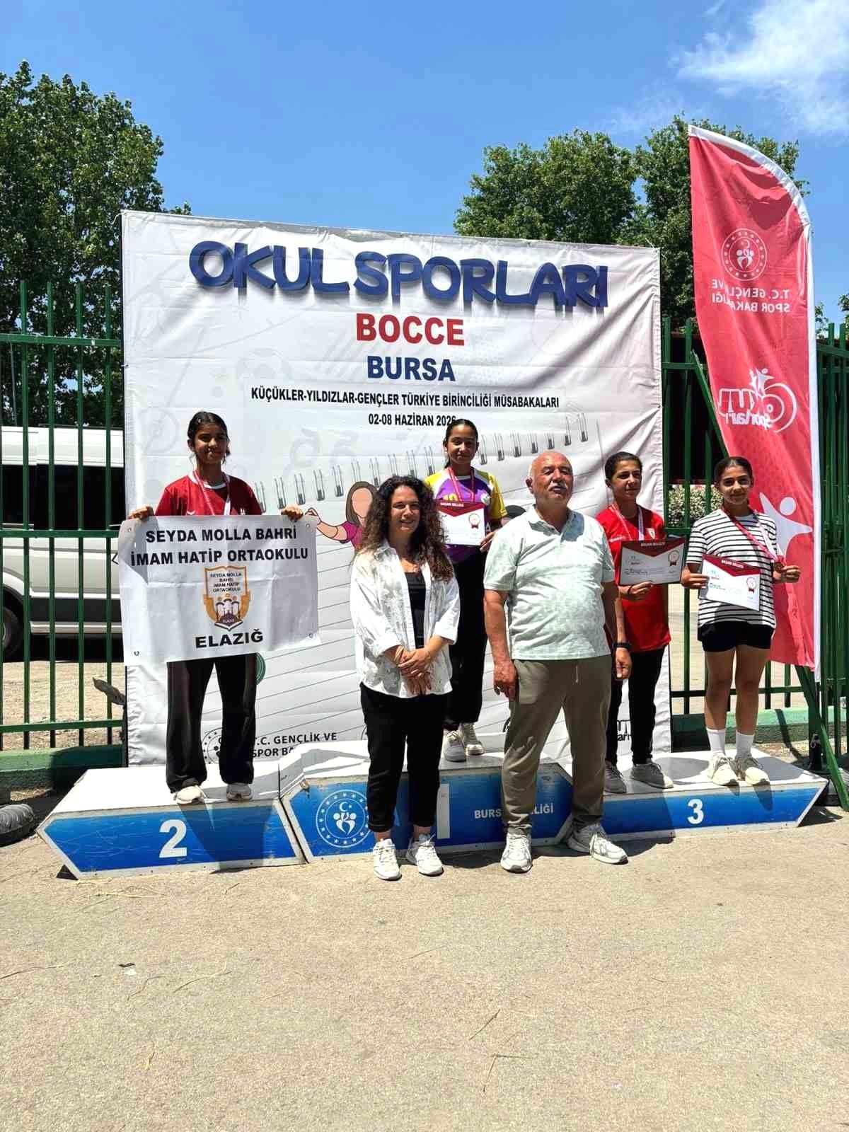 Bursa'daki Okul Sporları Bocce Şampiyonası, gençlerin spor faaliyetleriyle gelişimine katkı