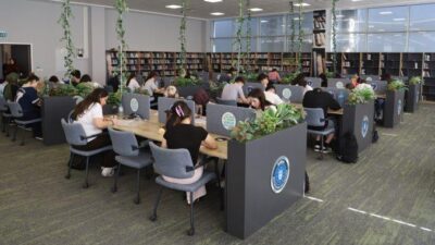 Ücretsiz hazırlık kursları, tercih danışmanlığı, gençlik merkezleri ve öğrencilerin eğitim