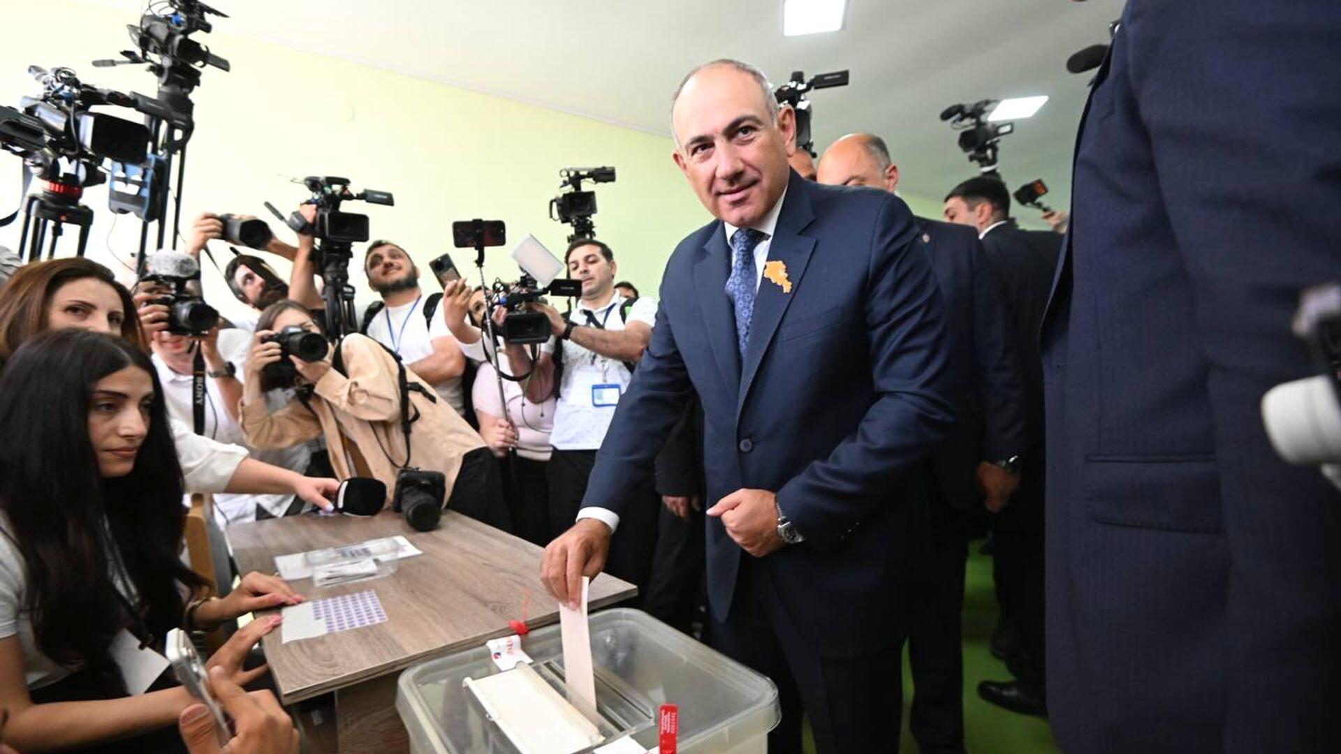 Ermenistan'da yüksek katılım ve yoğun rekabet, seçimlerin önemli ve heyecanlı