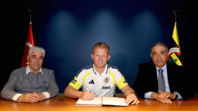 Fenerbahçe, Dirk Kuyt'ı yardımcı antrenör olarak kadrosuna katıyor. Takımımıza yeni