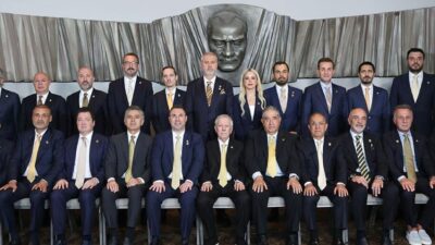 Fenerbahçe'de yeni yönetimin görev dağılımı açıklandı. Kulüp yönetiminde yeni dönem