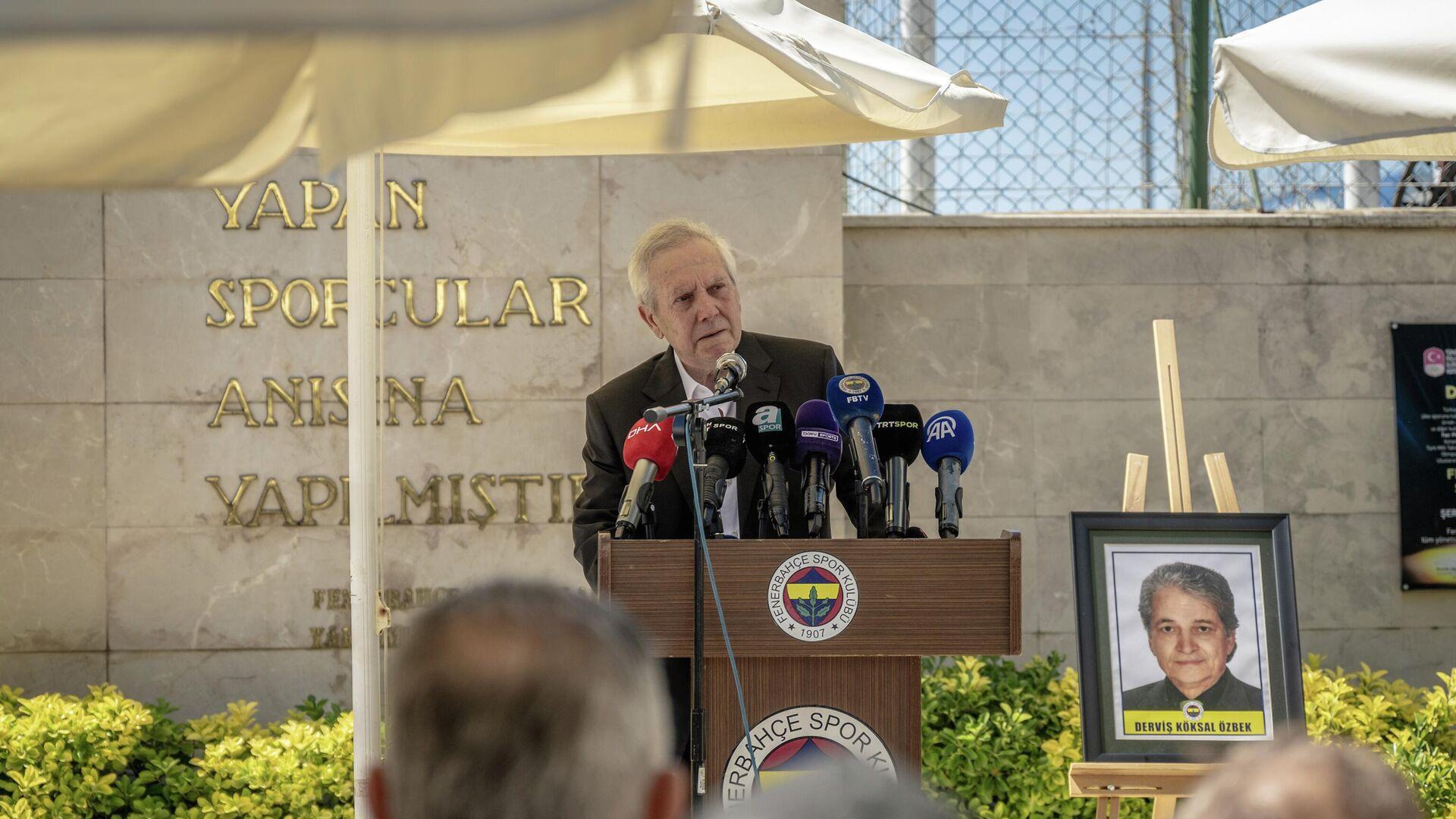 Fenerbahçe'nin eski yöneticisi Derviş Köksal Özbek için düzenlenen anlamlı tören