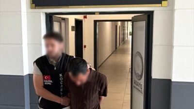 Gölcük'te polis tarafından gerçekleştirilen operasyonda dolandırıcılık suçundan zanlı tutuklandı. Güvenlik