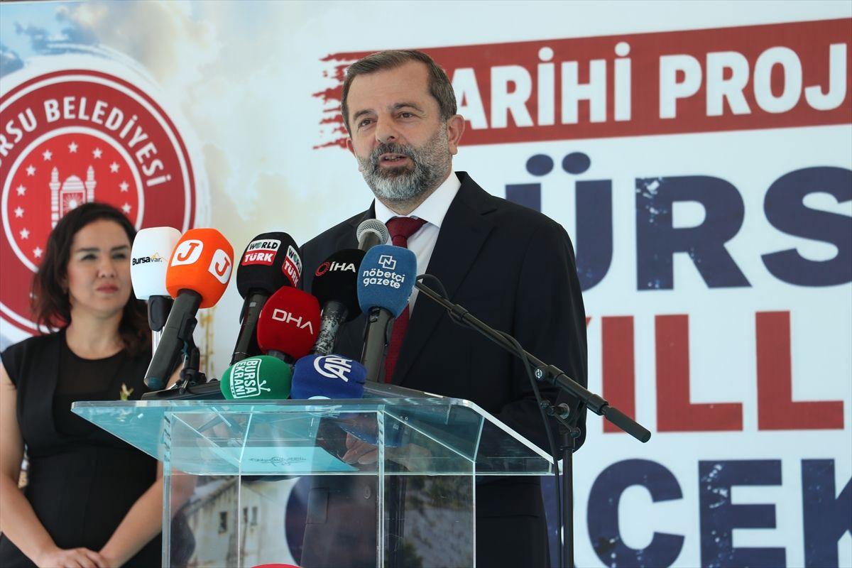 Gürsu'da tarihi PTT binası, yerel yetkililer tarafından yıkıldı. Güvenlik ve