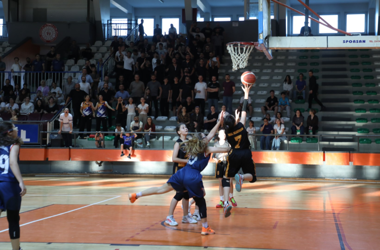 İnegöl Belediyespor U12 Kız Basketbol Zaferi