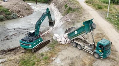 İnegöl'de dere ıslah çalışmaları devam ediyor; bölgedeki su yönetimi ve