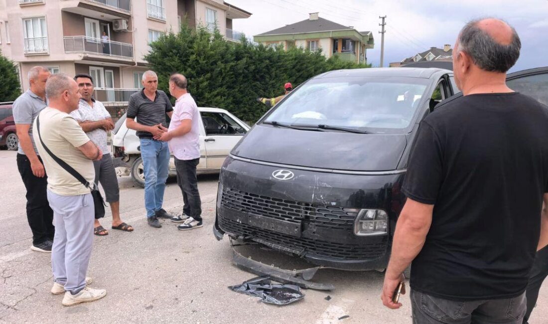İnegöl'de meydana gelen feci kazada 9 kişi yaralandı. Olayla ilgili