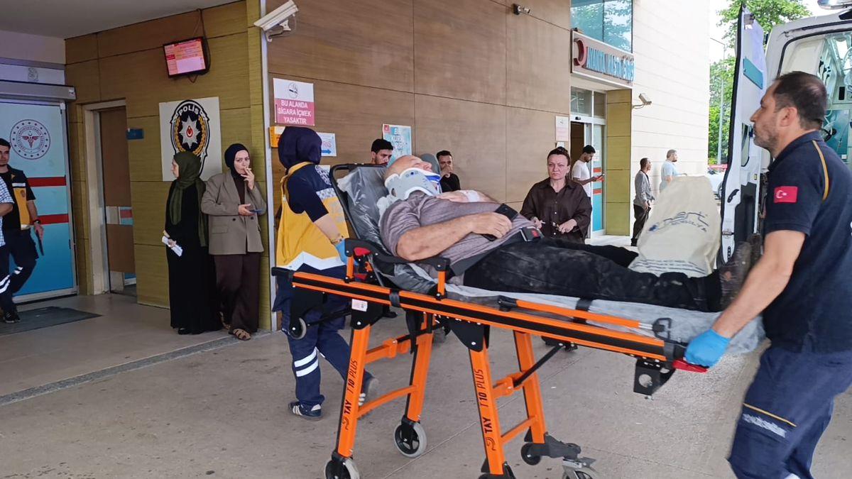 İnegöl'de gerçekleşen kazada kamyon devrildi, sürücü yaralandı. Olayla ilgili detaylar
