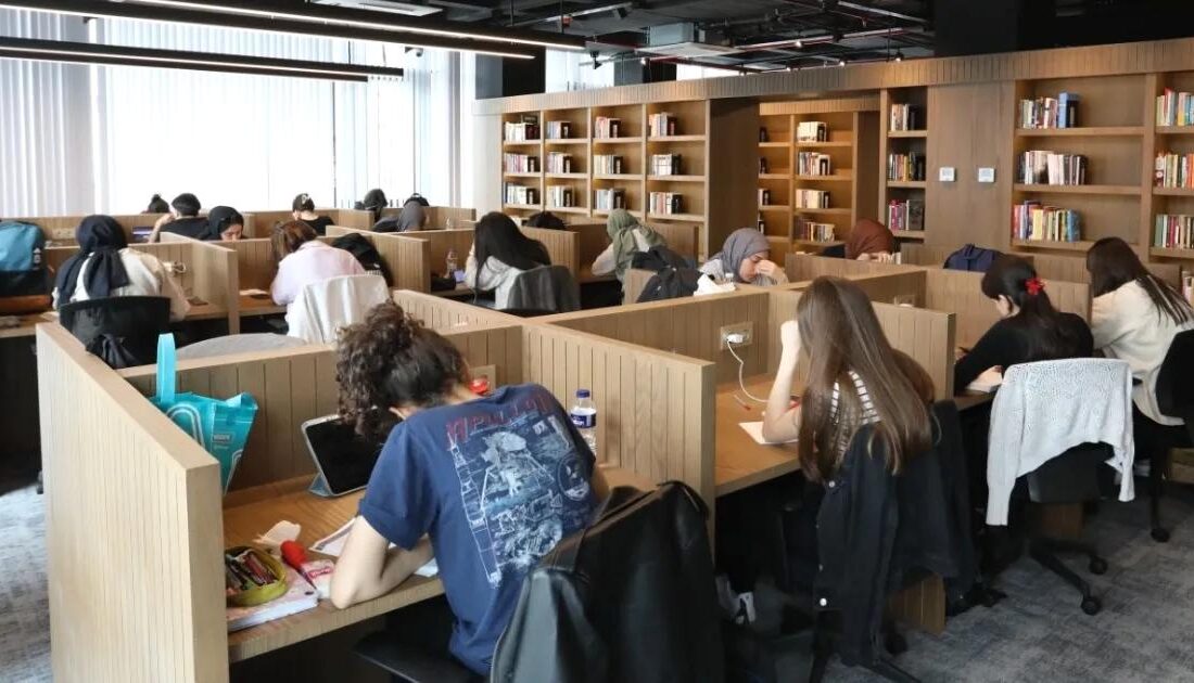 İnegöl’de nöbetçi kütüphaneler, acil erişim ihtiyacı duyanlar için güvenilir ve