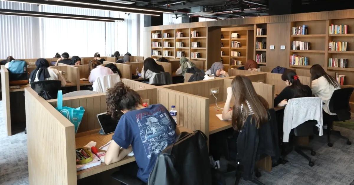 İnegöl’de nöbetçi kütüphaneler, acil erişim ihtiyacı duyanlar için güvenilir ve