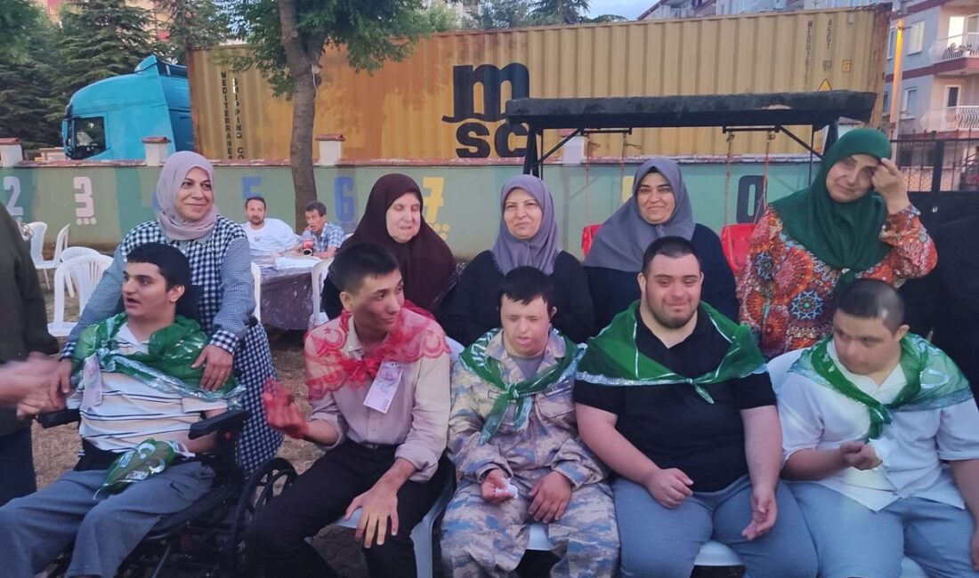 İnegöl'de özel bireyler, asker eğlencesinde bir araya gelerek unutulmaz anlar