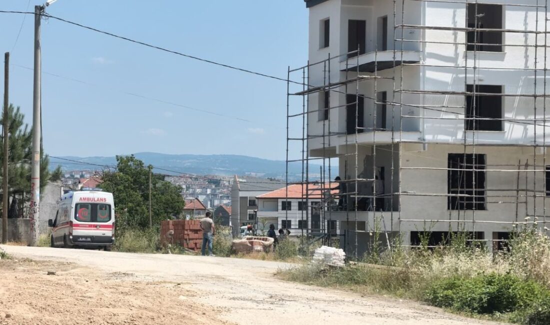İnegöl'de sıva ustası yüksekten düşerek yaralandı. Olayla ilgili detaylar ve