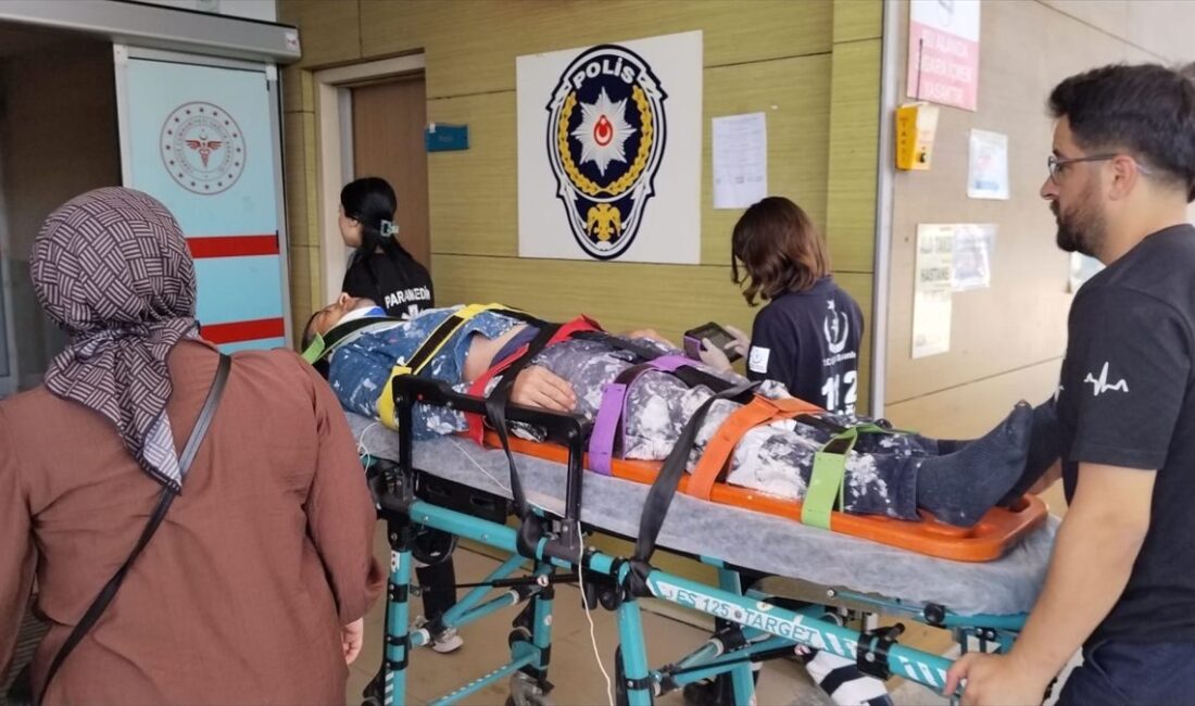 İnegöl'de sıva ustası yüksekten düşerek yaralandı. Olayla ilgili detaylar ve