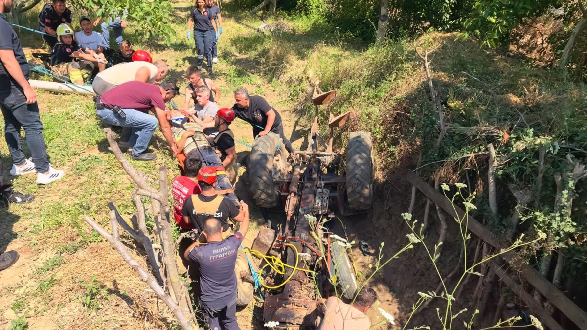 İnegöl'de gerçekleşen traktör kazasında 1 kişi hayatını kaybetti, 2 kişi
