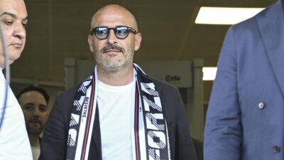 İtalyan teknik adam Vincenzo Italiano, İstanbul'da Beşiktaş yönetimiyle görüşme gerçekleştirdi.