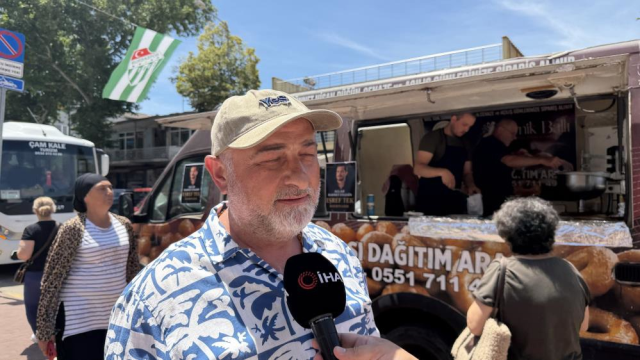 İznik'te Eşref Karakteri Anısına Lokma Dağıtımı
