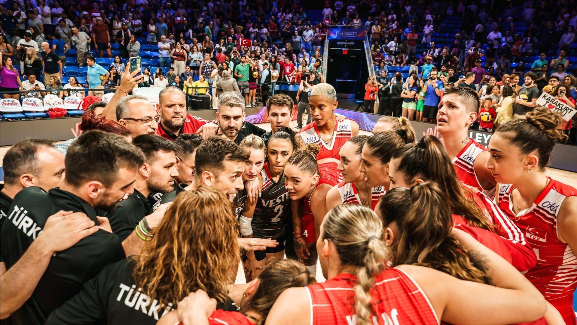 Kadın Voleybol Takımı, Brezilya'da gösterdiği güçlü performansla büyük beğeni topladı.