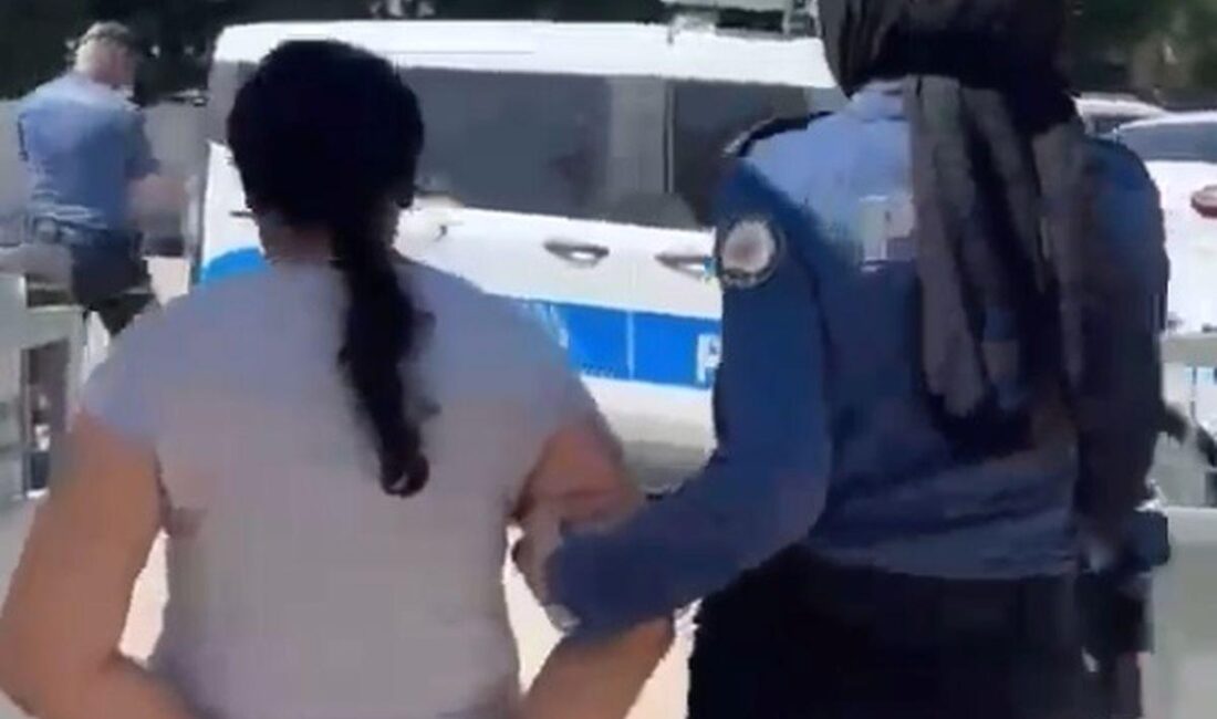 Karacabey'de eşkâl şüphelisi kadın tutuklandı. Güvenlik güçlerinin başarılı operasyonu sonucu,