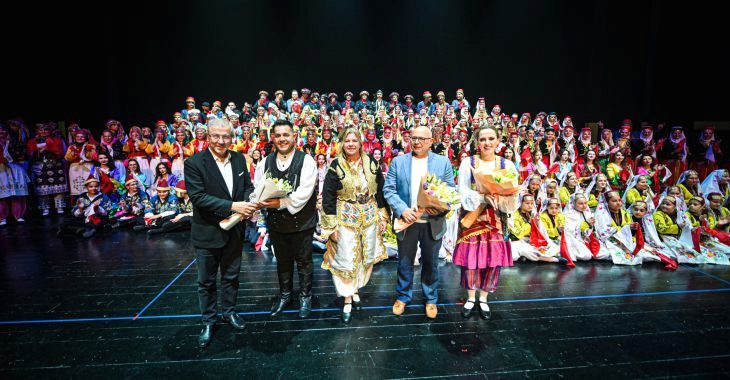 Türkiye’nin köklü folklor gösteri ekiplerinden Karagöz Halk Dansları Topluluğu, Atatürk