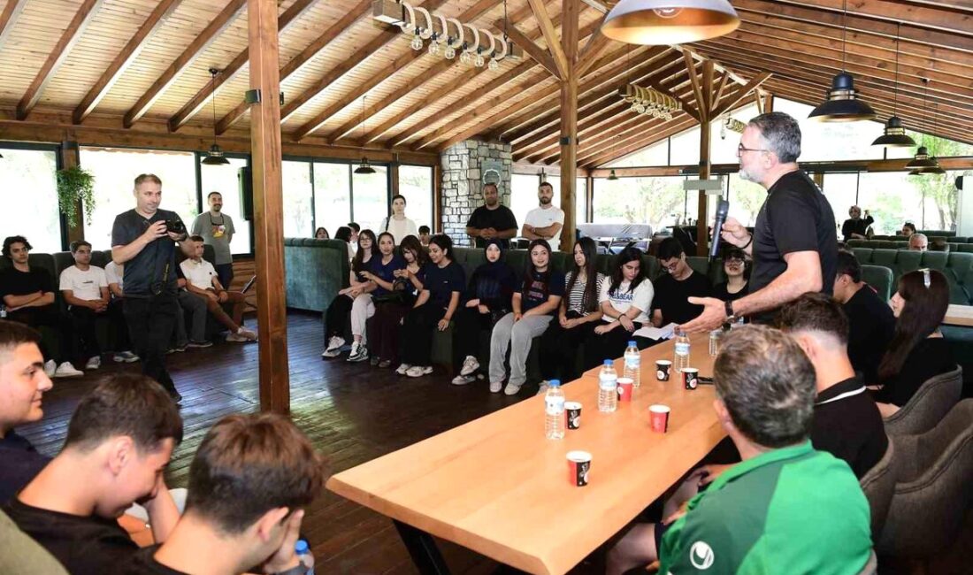 Kestel'da gençlerle Başkan Erol'un buluşması, gençlerin görüşlerini dinlediği ve projeleri
