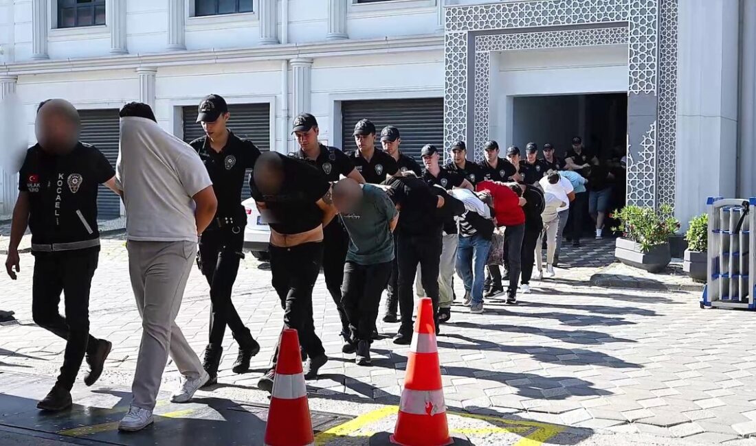 Kocaeli'nde gerçekleştirilen fuhuş operasyonunda 21 kişi gözaltına alındı. Güvenlik güçleri
