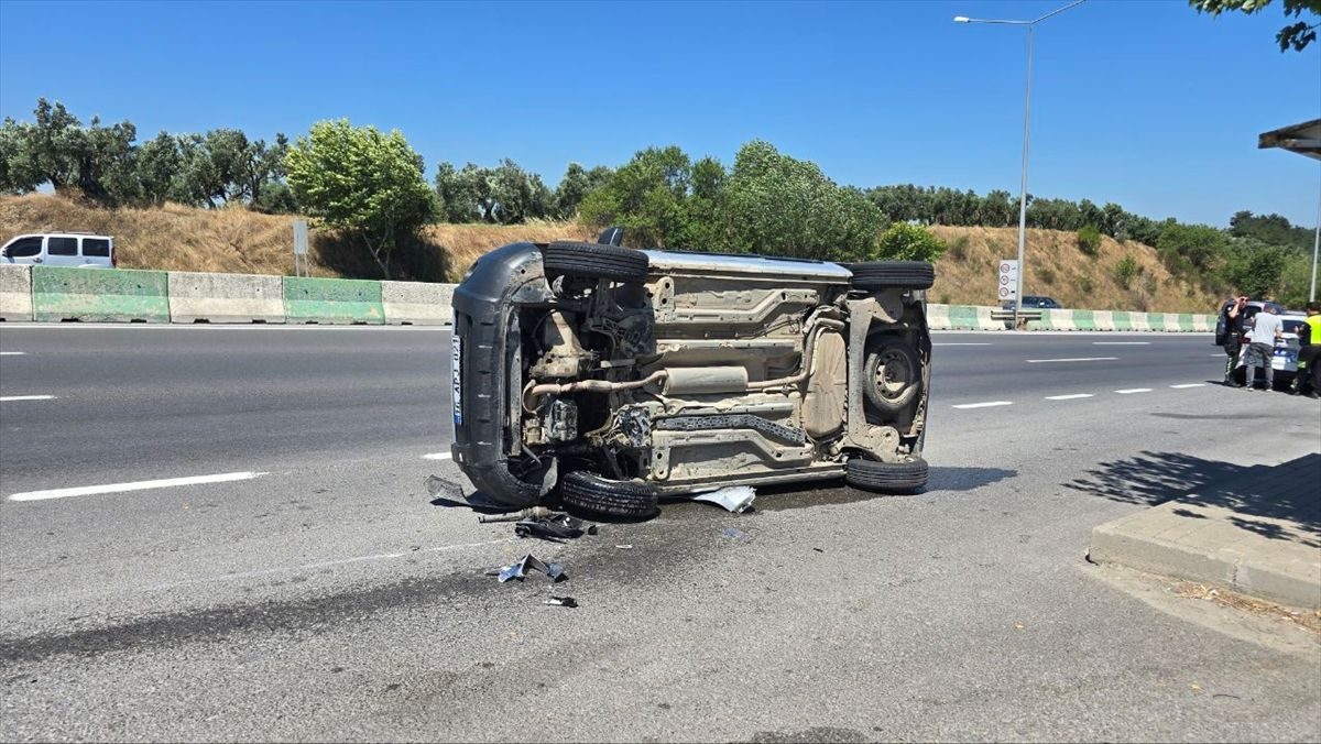 Mudanya'da meydana gelen otomobil kazasında bir kişi yaralandı. Olay yerinde
