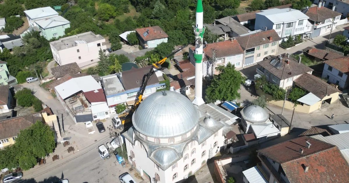 Mudanya'daki tarihi camiye gerçekleştirilen bakım çalışmaları, kültürel mirasın korunmasına katkı