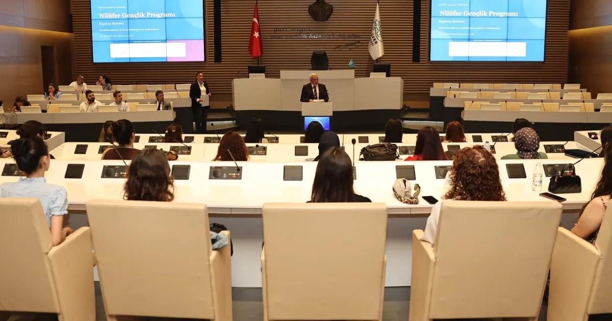 Nilüfer'de düzenlenen Gençlik Programı Sertifika Töreni'nde gençlere başarı ve gelişim