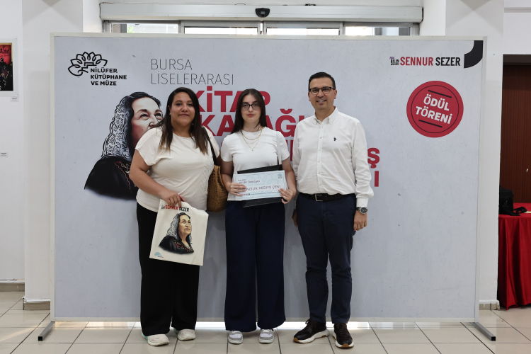 Nilüfer'de Kitap Kapağı Yarışması Ödülleri Verildi