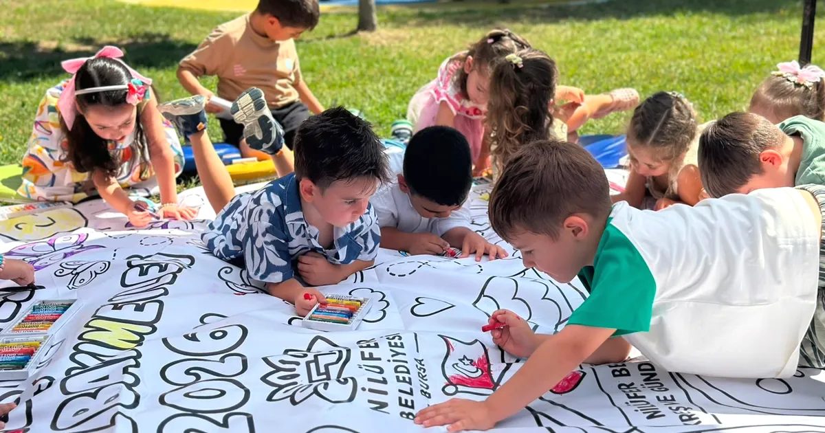 Nilüfer'de minik öğrencilerin karne heyecanı ve kutlama etkinlikleriyle dolu coşkulu