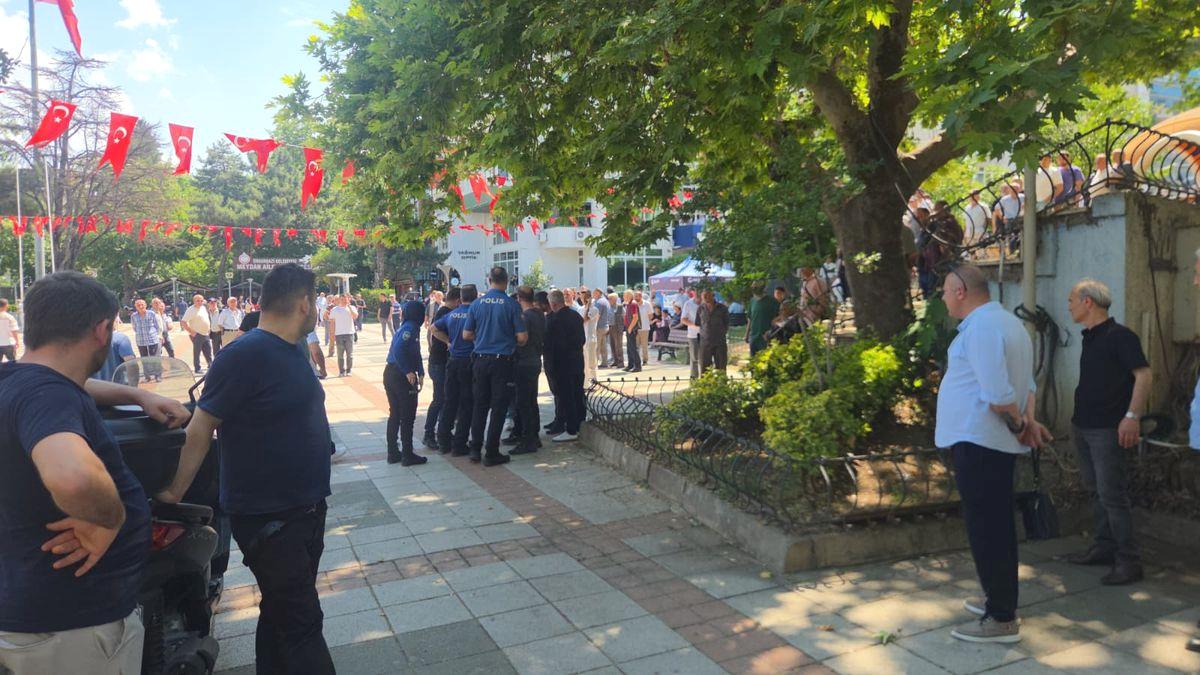 Orhangazi'de yaşanan bıçaklı kavgaya polis hızlı müdahale etti. Güvenlik güçleri