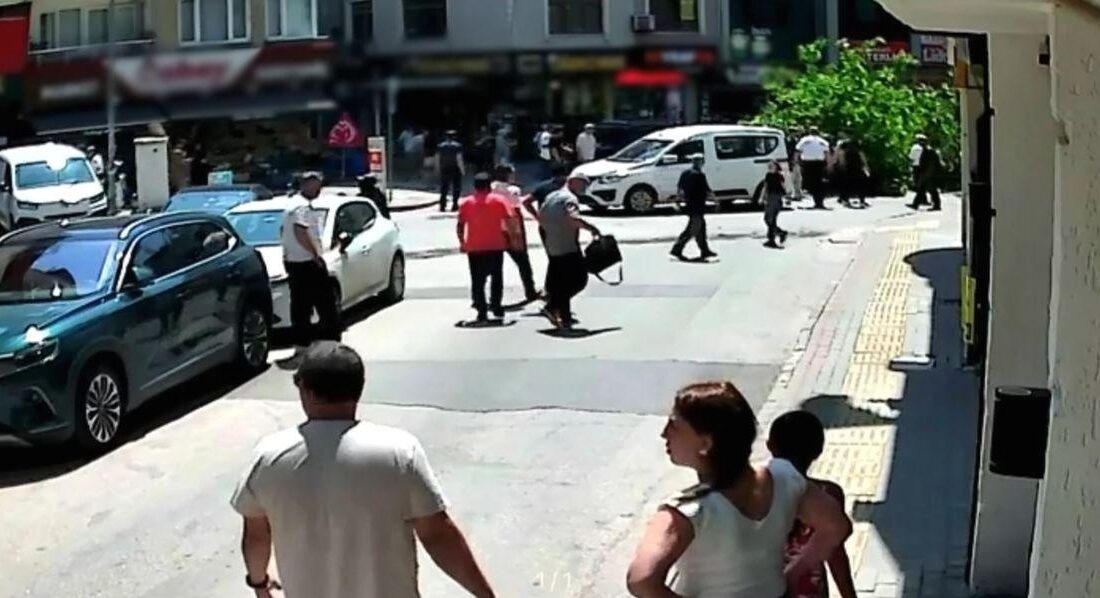 Orhangazi'de dev çınar ağacının devrilmesi olayını detaylarıyla ve resmi açıklamalarla