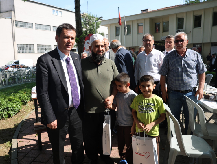 Osmangazi’de halkla iç içe kahvaltı buluşması