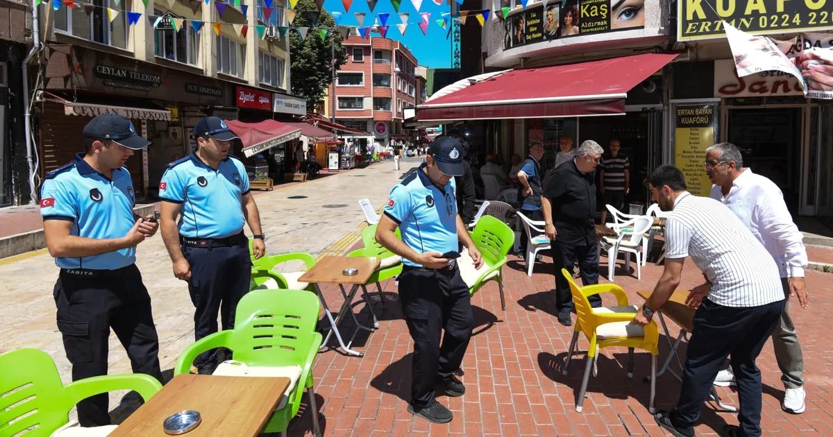 Osmangazi'de işgallerle mücadele kapsamında zabıta denetimleri düzenli olarak gerçekleştirilmektedir. Güven