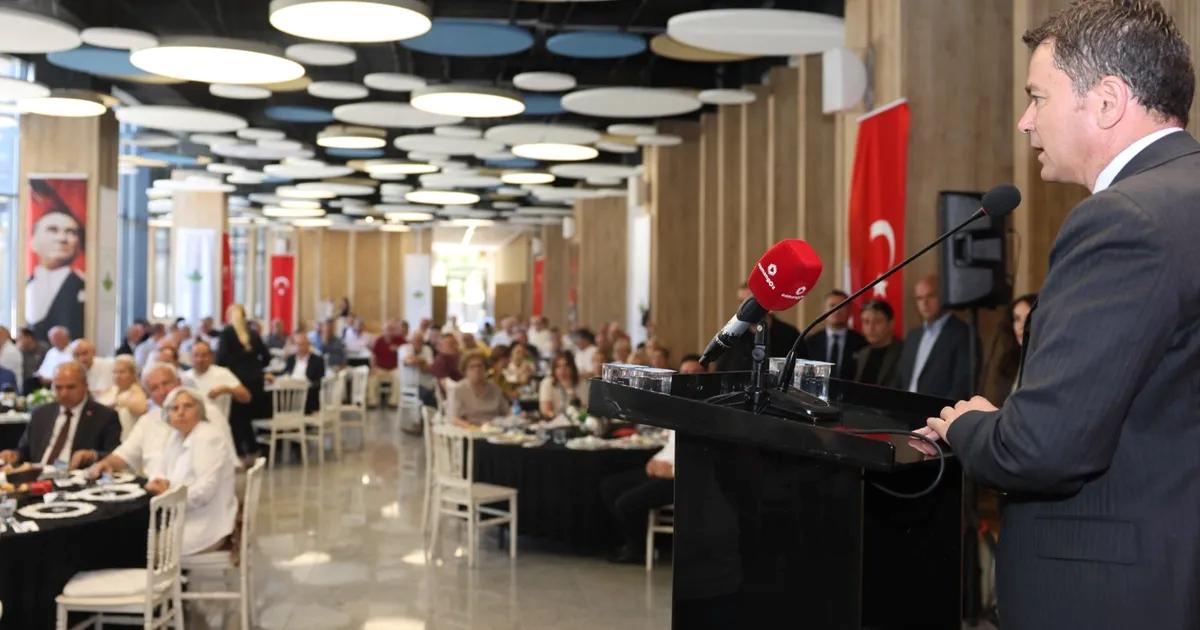 Osmangazi'de muhtarlar buluşması gerçekleştirildi. Belediye ve muhtarlar arasında iletişim güçlendirilerek,