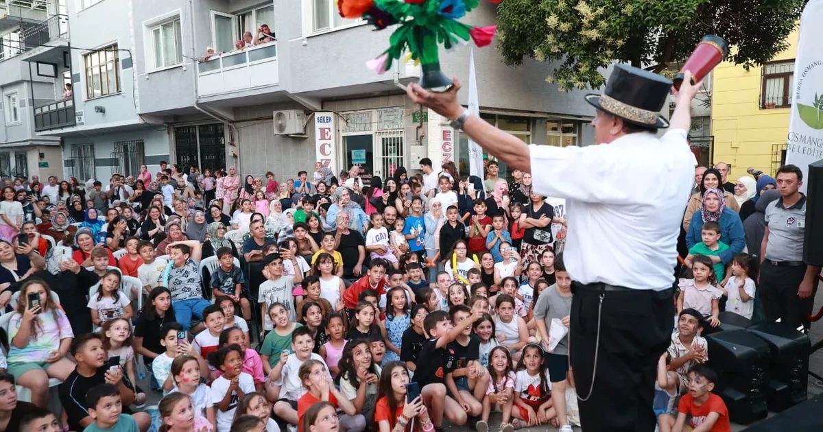 Osmangazi'de Yaz Mahalle Şenlikleri başladı. Geleneksel etkinliklerle dolu bu şenlikleri