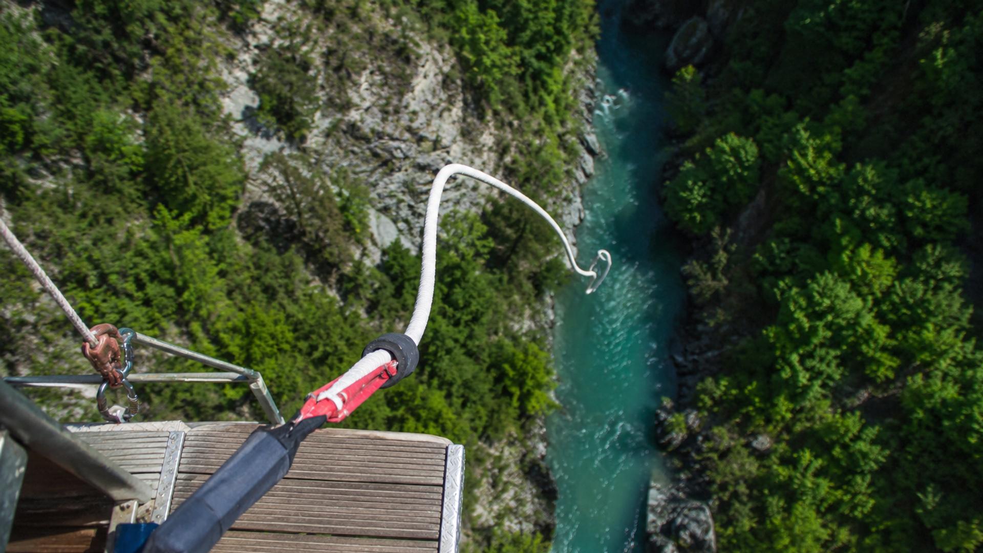 Sao Paulo'da bungee jump sırasında güvenlik krizi yaşandı. Detaylar ve