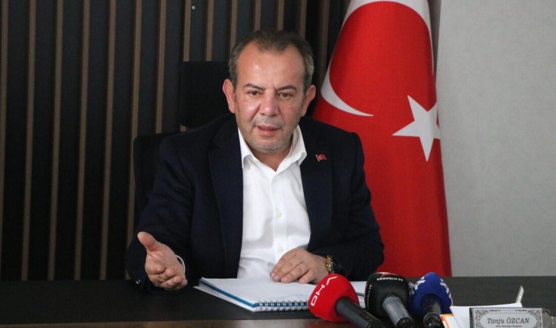 Tanju Özcan CHP'den istifa ettiğini açıkladı. Detaylar ve gelişmeler için