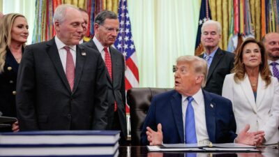 Trump ve İran arasındaki gerilimi yakından takip edin. Güncel gelişmeler,