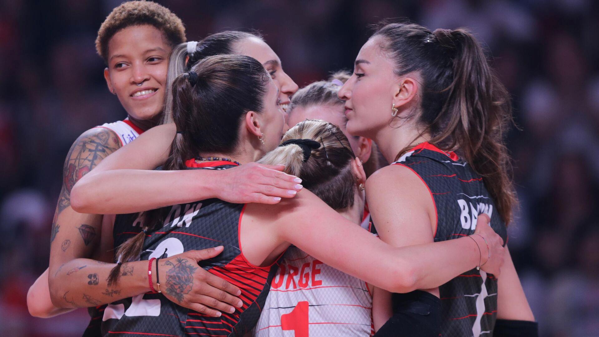Türkiye Voleybol Takımı, Dominik Cumhuriyeti'ni yenerek güçlü bir başlangıç yaptı.