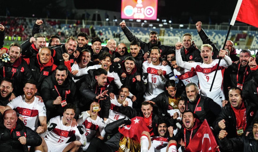 Türkiye'nin futbol coşkusu, büyük ekranlarda haftasonu dev maçlarla taçlanıyor. Kaçırmayın,