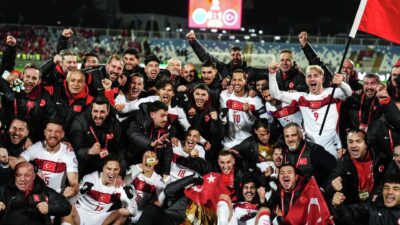 Türkiye'nin futbol coşkusu, büyük ekranlarda haftasonu dev maçlarla taçlanıyor. Kaçırmayın,