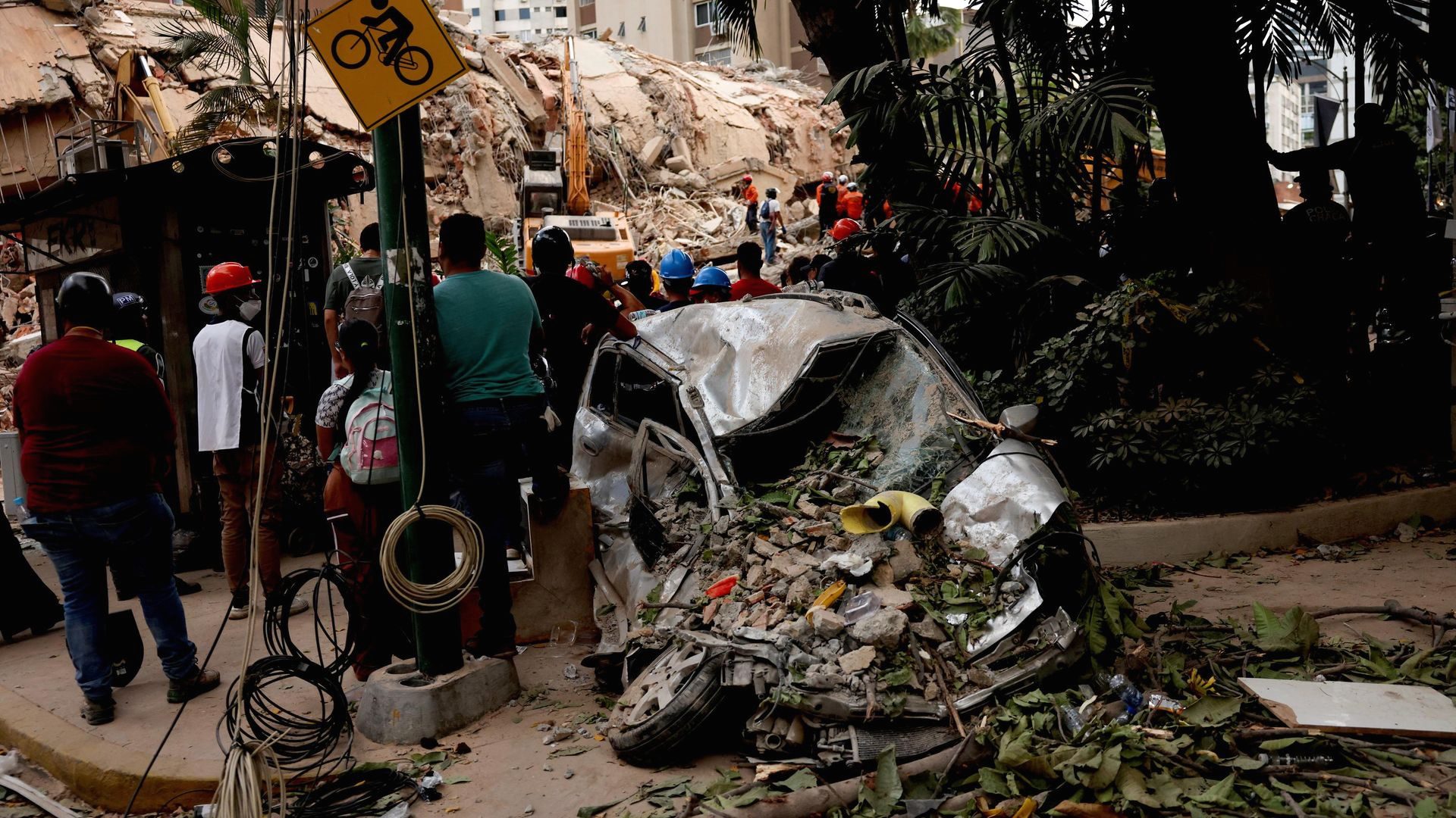 Venezuela'da büyüyen deprem, yıkıcı etkileriyle insani krize yol açıyor. Detaylar