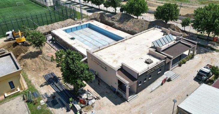 Bursa Büyükşehir Belediyesi, kent genelinde spor yatırımlarını sürdürürken, vatandaşların yılın