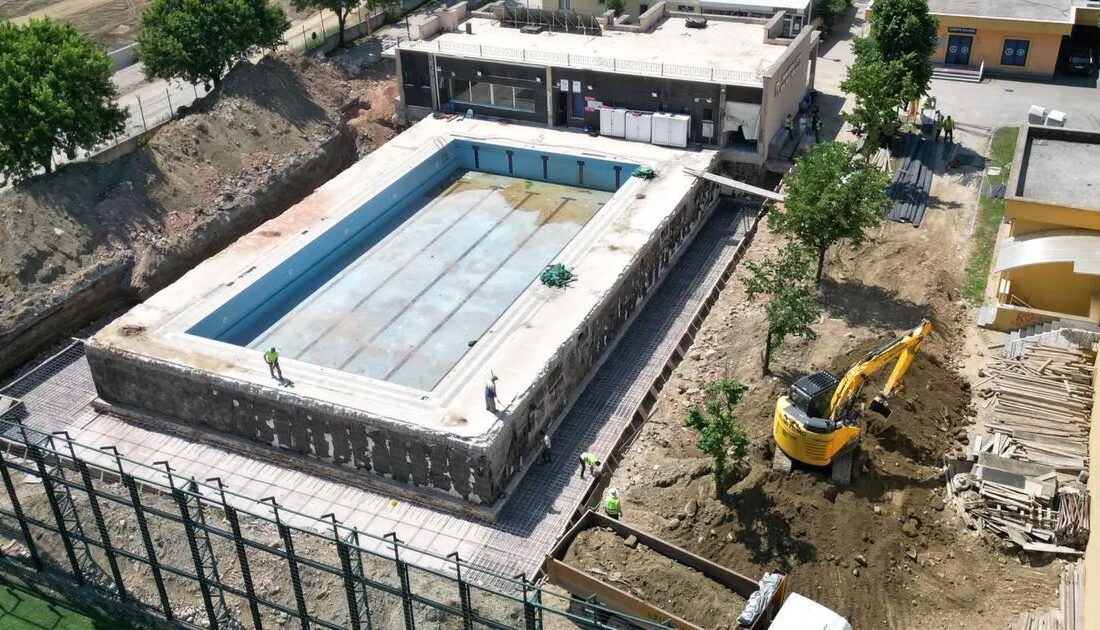 Yıldırım'da yarı olimpik yüzme havuzu yenileme projesiyle modern ve güvenli